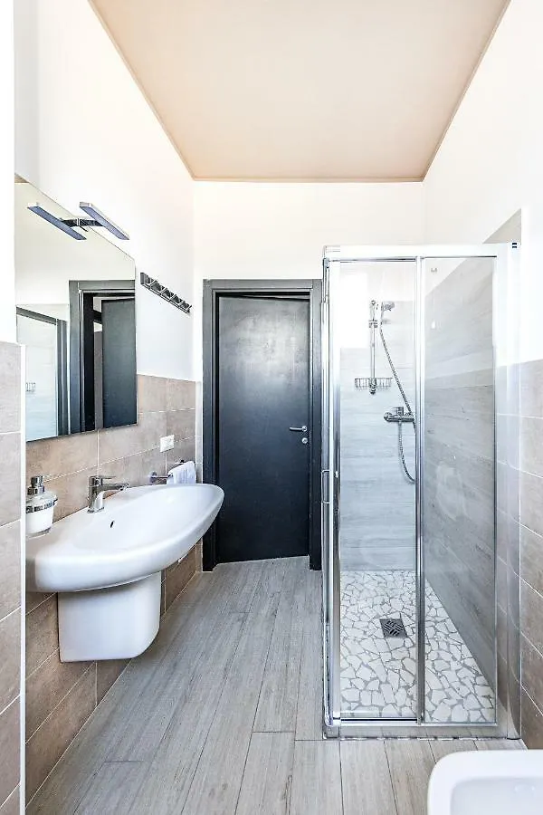 Caprice Apartment Peschiera del Garda Italy