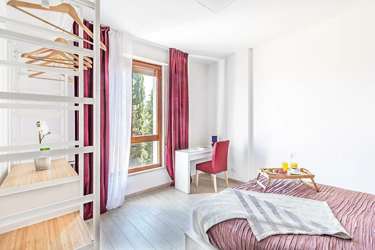 Caprice Apartment Peschiera del Garda 0*,  Italy